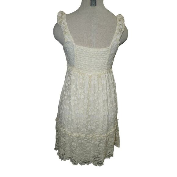 Riot Los Angeles Cream Floral Lace Mini Dress – Size M - Picture 4 of 6